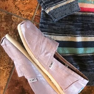 Toms 7.5 Lavender Metallic Slip-On Shoes